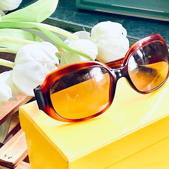 FENDI TORTOISE SUNGLASSES - Picture 1 of 7